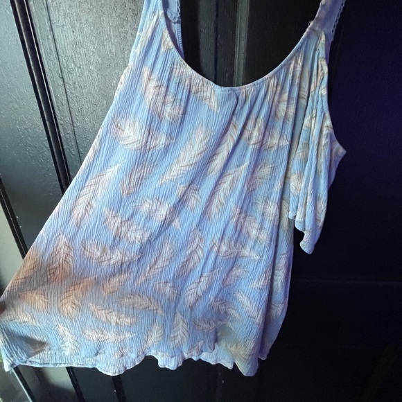 Torrid 2x off shoulder feather print top - Picture 8 of 10